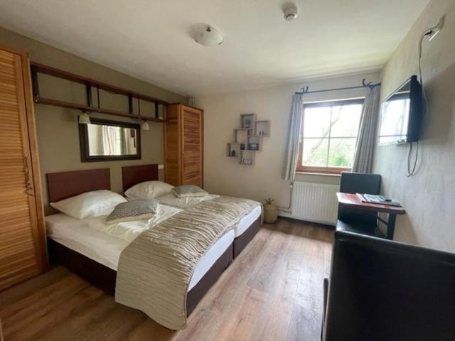 Hotel Kreutzer 1/21