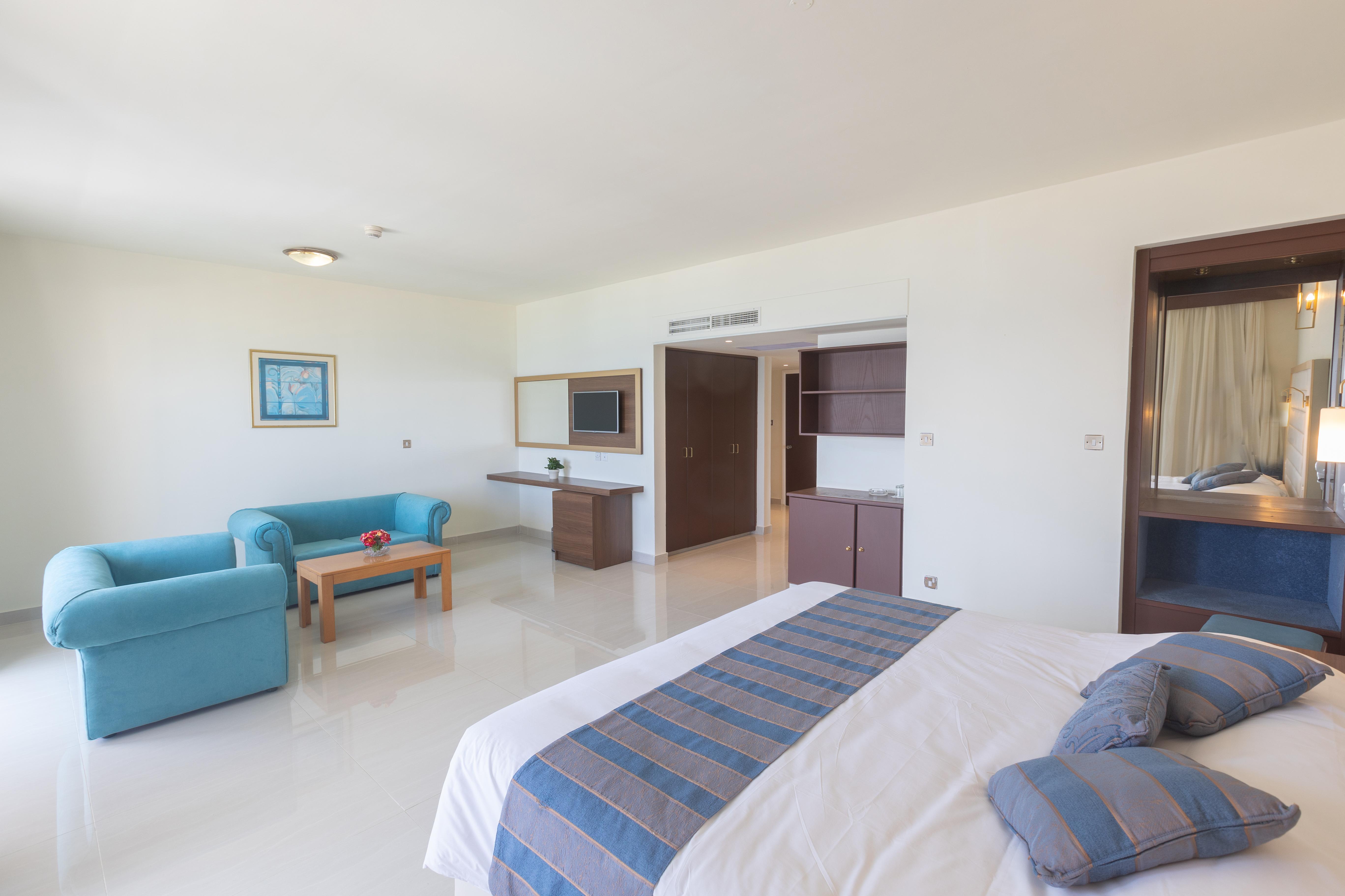 Family, Twin Beds, Side Sea View, Balcony
