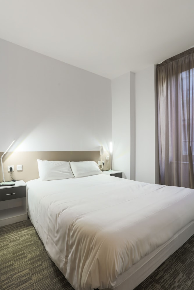 Hôtel Du Clocher 7/25