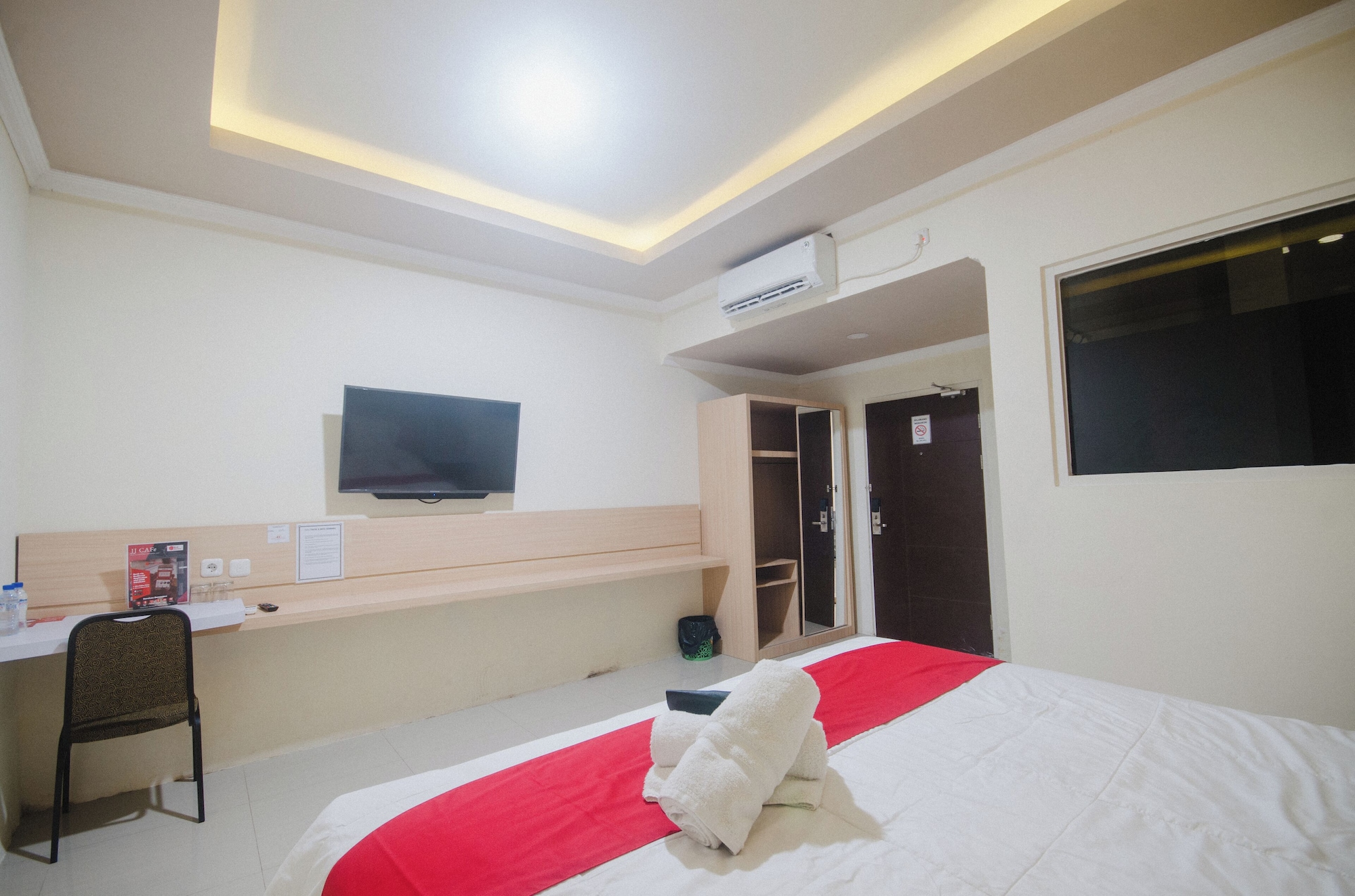 Deluxe, King Bed