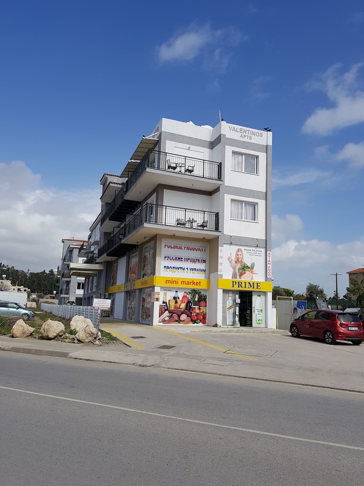 Valentinos Apartments 40/47