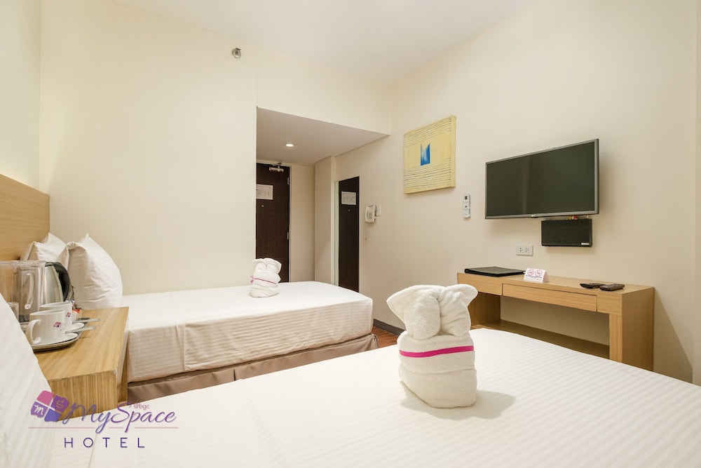 Myspace Hotel At Bgc 35/70