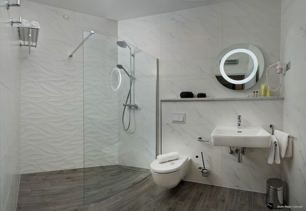 Priska Med Luxury Rooms 71/77
