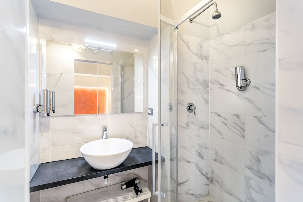 Amoroma Suite 43/50