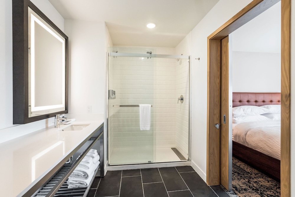 Four Points By Sheraton Elkhart 18/45