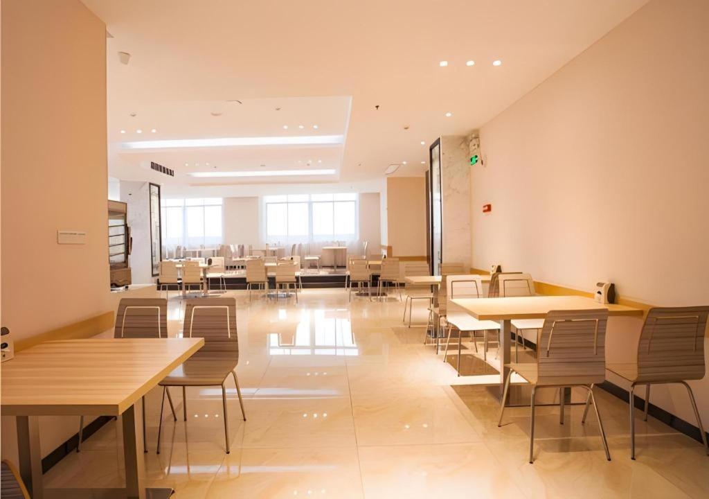 City Comfort Inn(Zhanjiang Haibin Park) 37/50