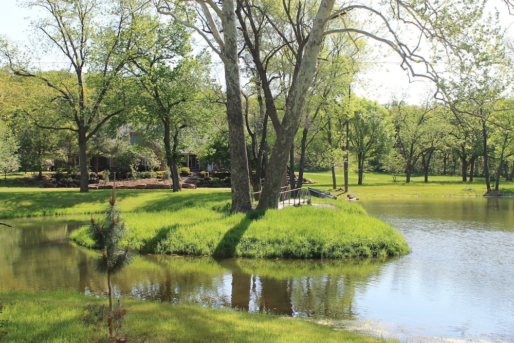 BarDew Valley Inn 26/48