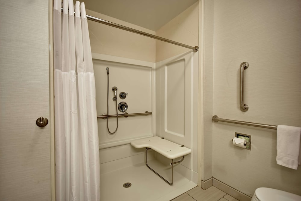 Hampton Inn Middletown OH 21/48