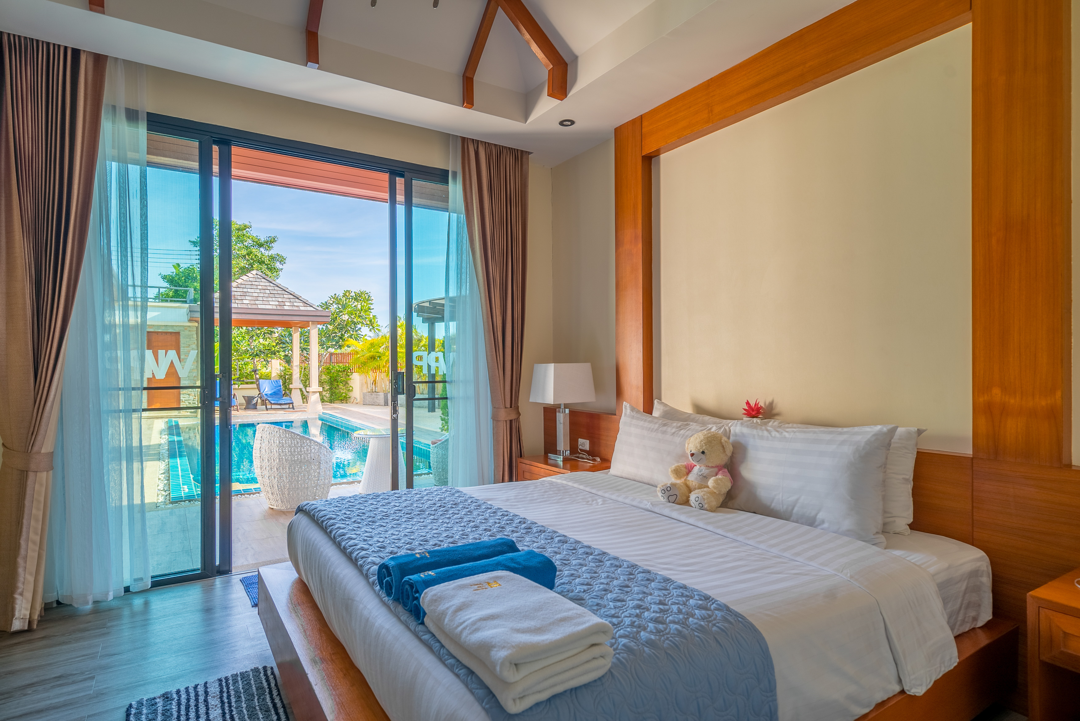 4 Bedrooms, Pool, Villa
