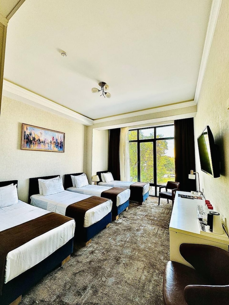 Garnet Hotel Tashkent 15/60