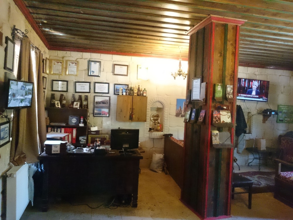 Travellers Cave Pension 11/50