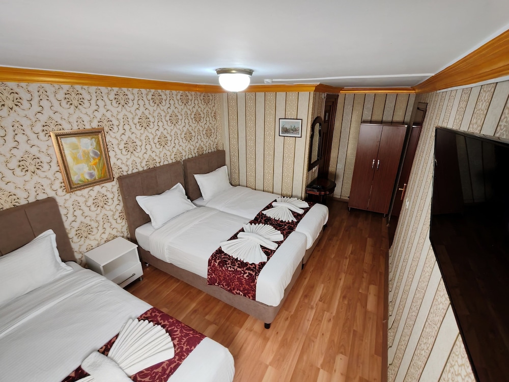 ROOM, TRIPLE