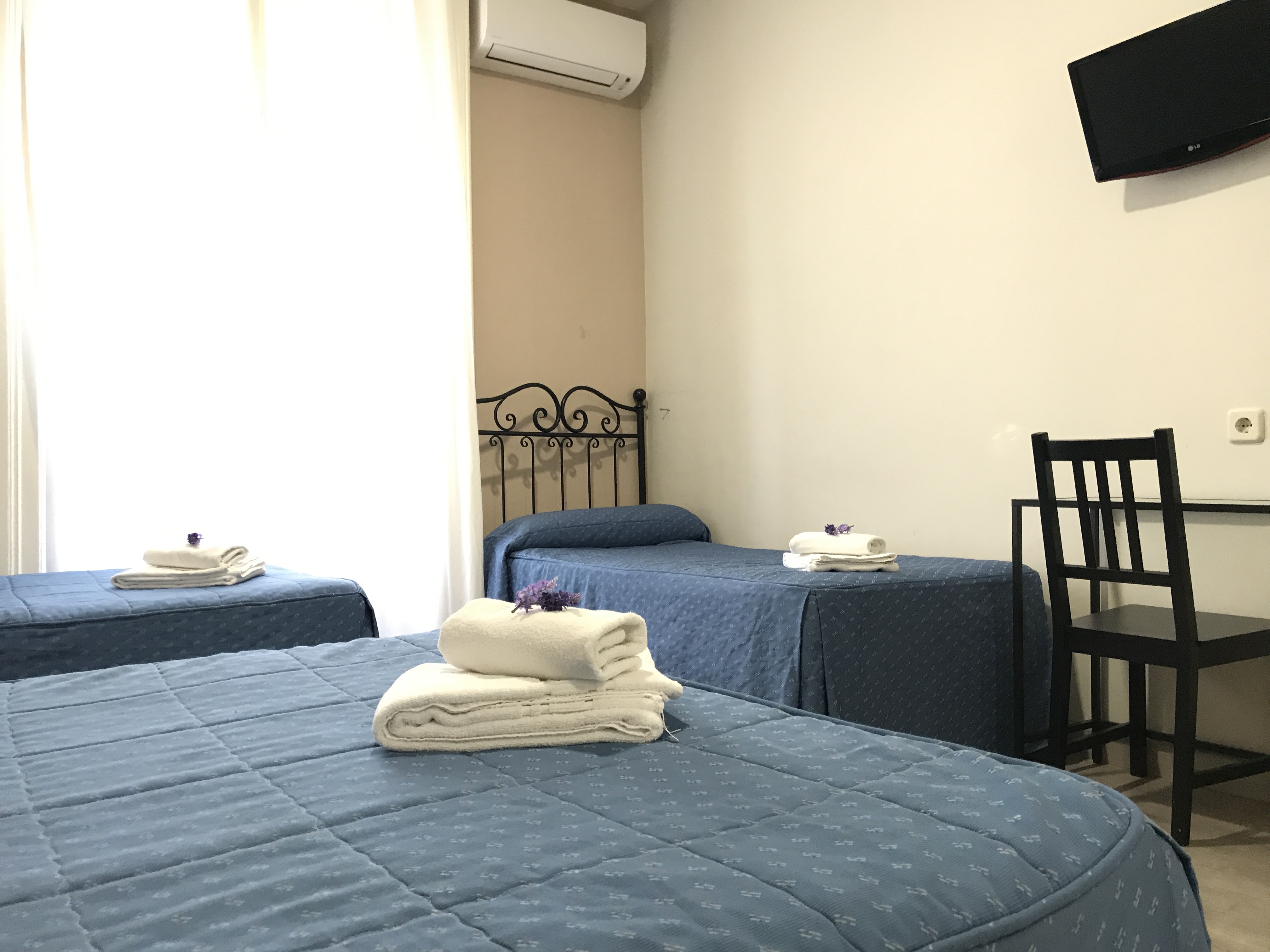 غرفة قياسية رباعية، Hostal El Pilar 4/9