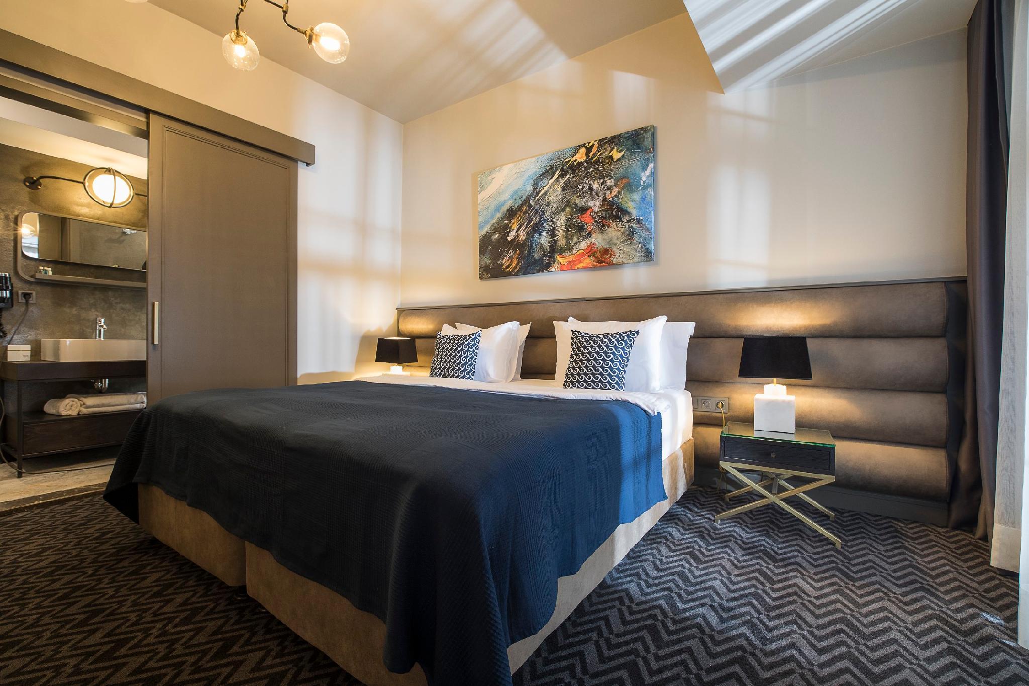 Standard, Twin Beds