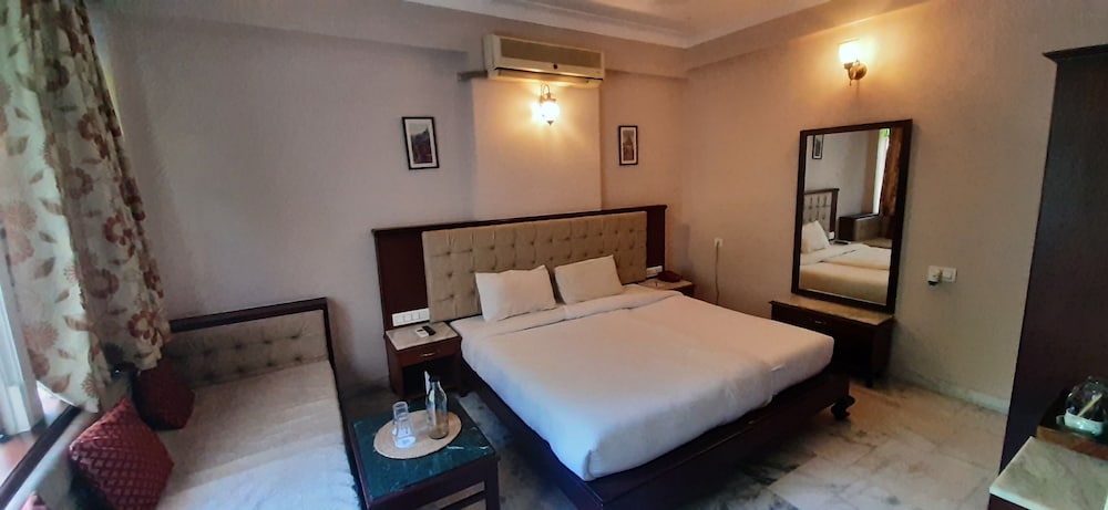 HOTEL RAJ PALACE 15/50