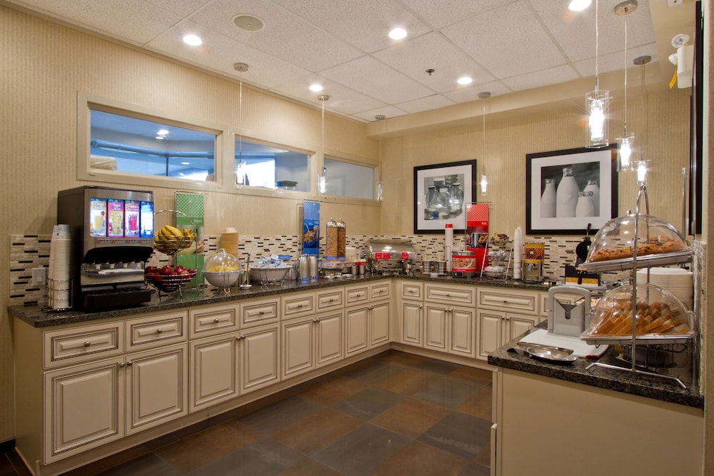 Hampton Inn By Hilton Vancouver Airport/Richmond 26/27