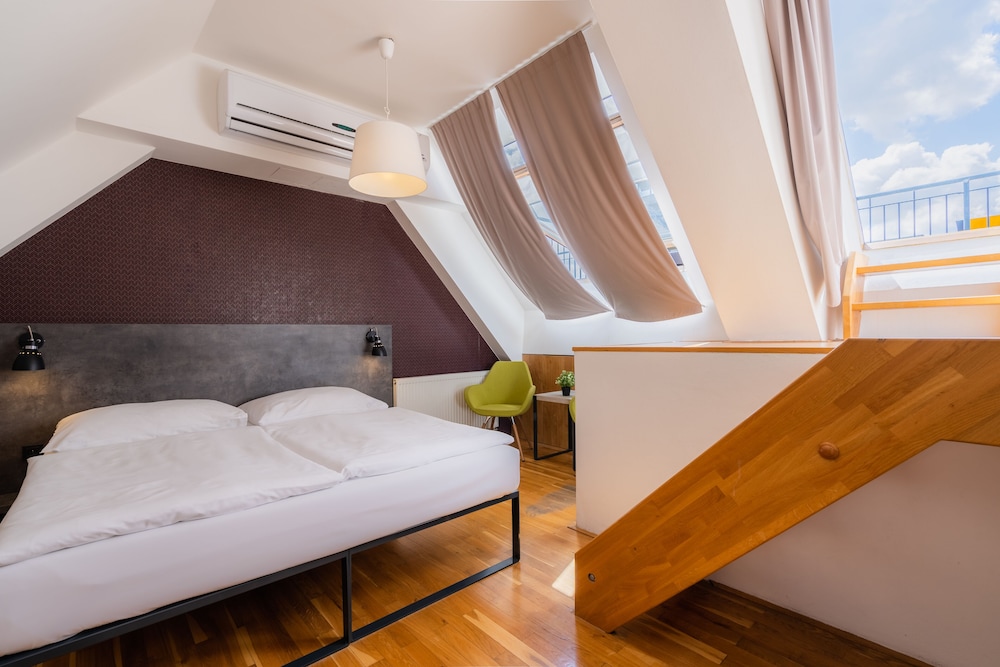 EA ApartHotel Melantrich 12/47