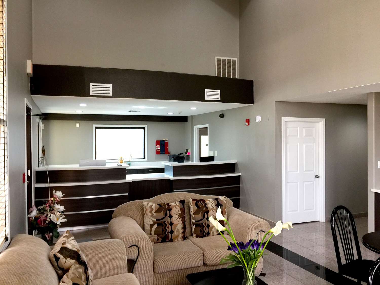 Americas Best Value Inn & Suites Mont Belvieu Houston 2/5