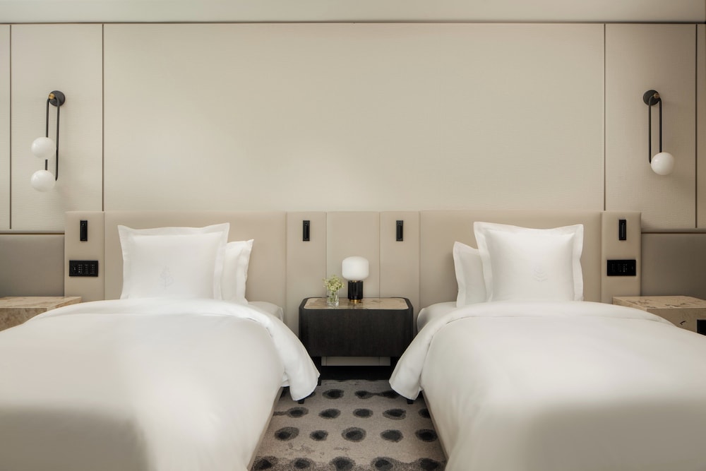 غرفة ديلوكس بسريرين مزدوجين، Four Seasons Hotel Toronto 2/7