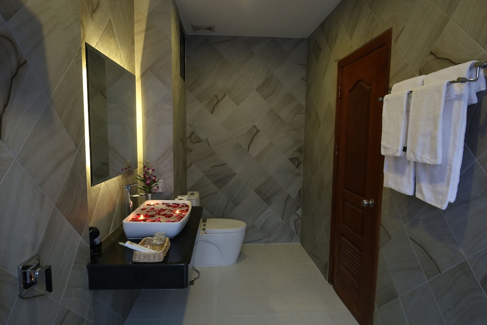 Holy Angkor Hotel 61/65