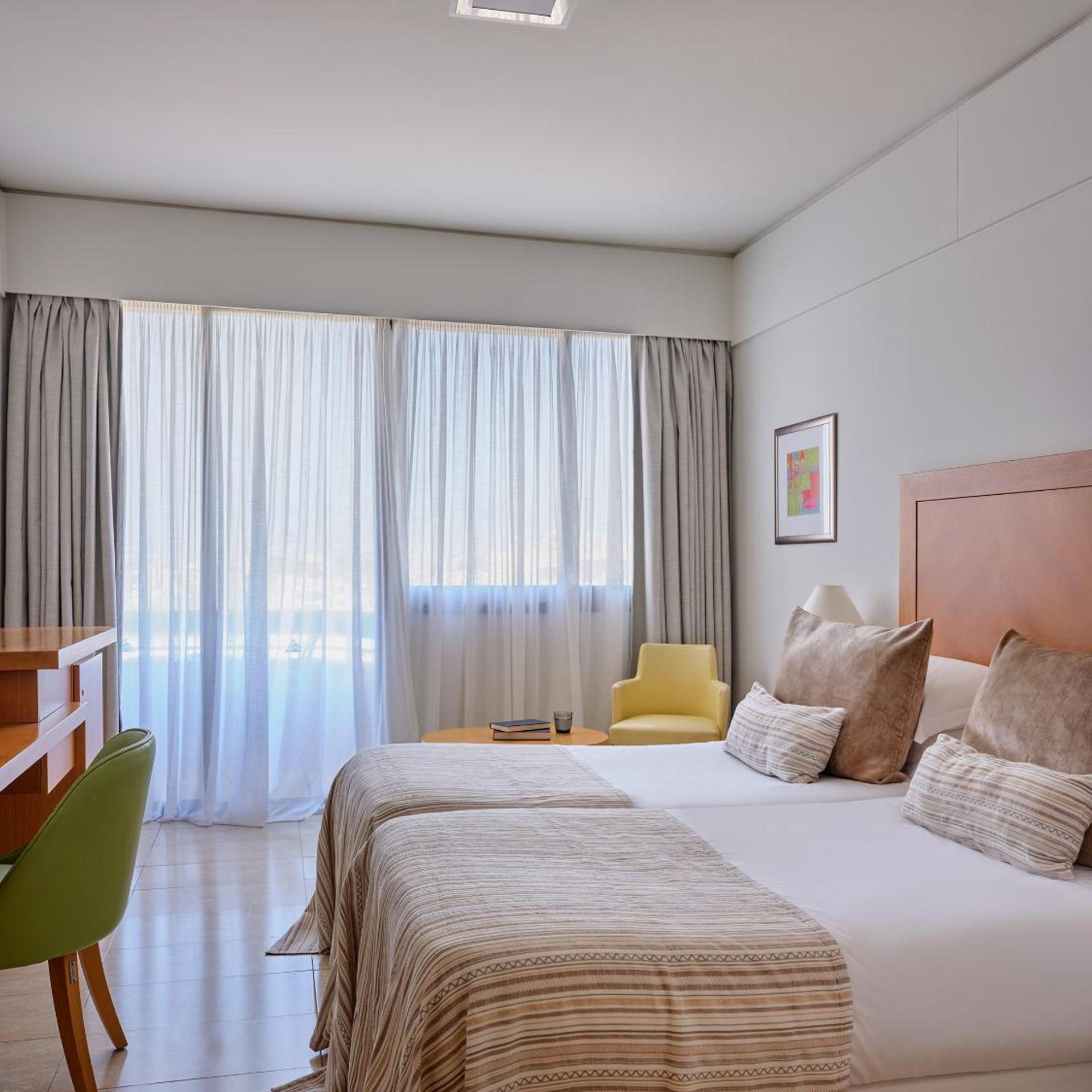 Room, King Bed, Inland View