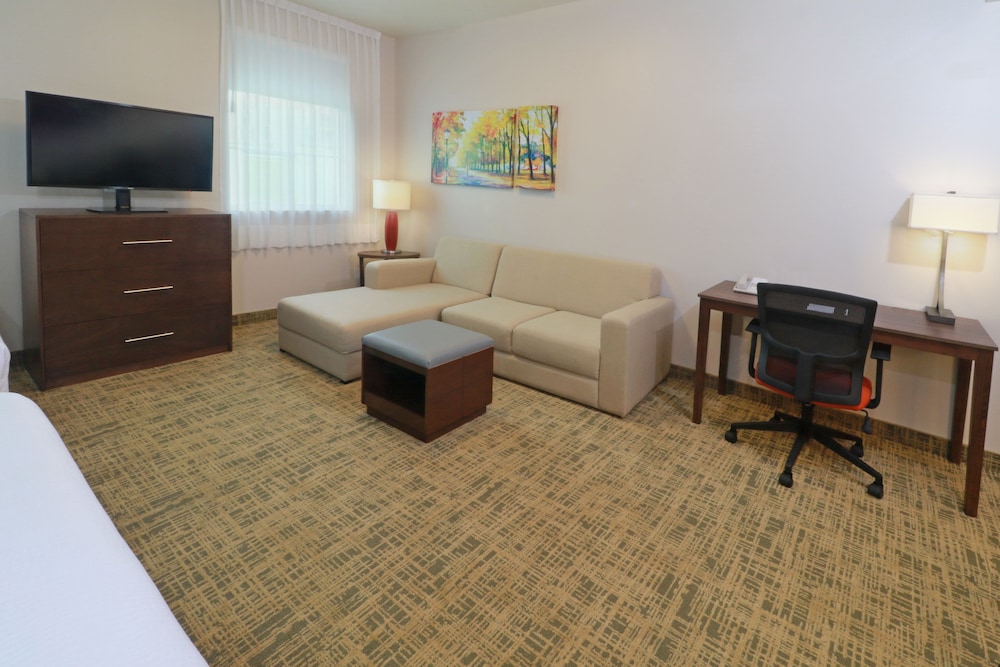 Staybridge Suites Queretaro 42/75