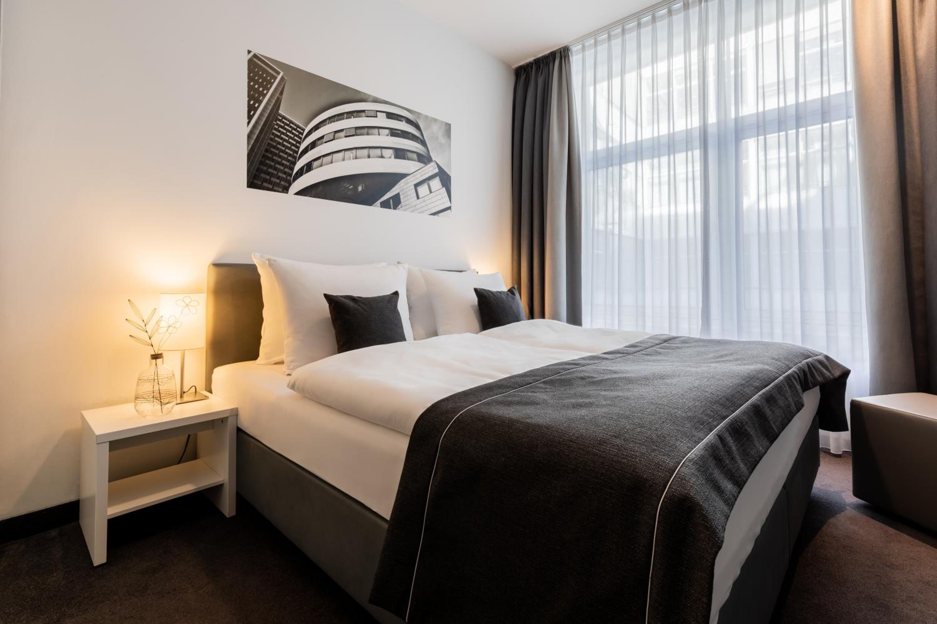 غرفة قياسية بسرير فردي بحوض استحمام، Garner Hotel Berlin - Gendarmenmarkt by IHG 3/8