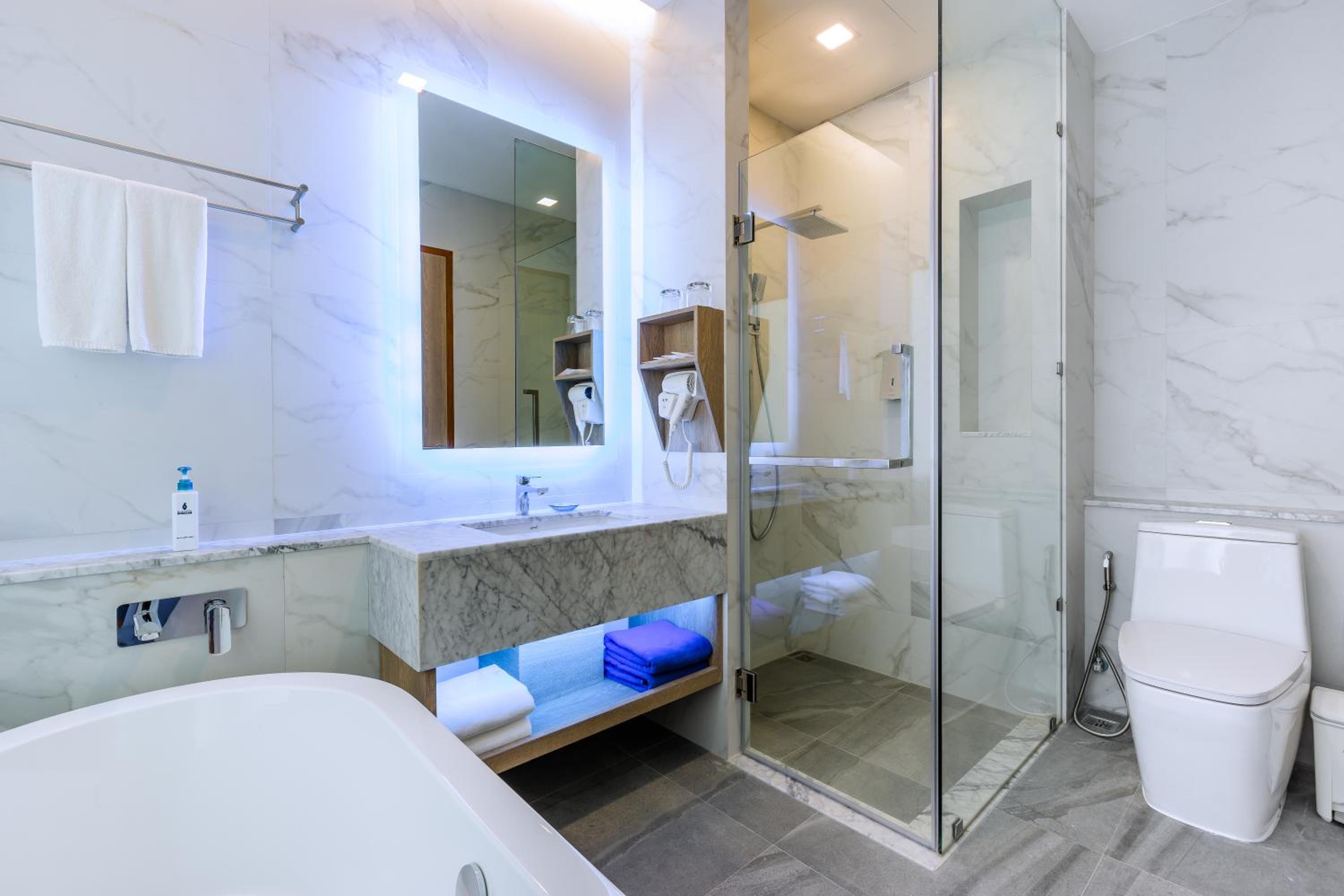غرفة ديلوكس بسرير كينج بإطلالة على المسبح، Bluesotel Smart Krabi Aonang Beach Adults Only 6/10