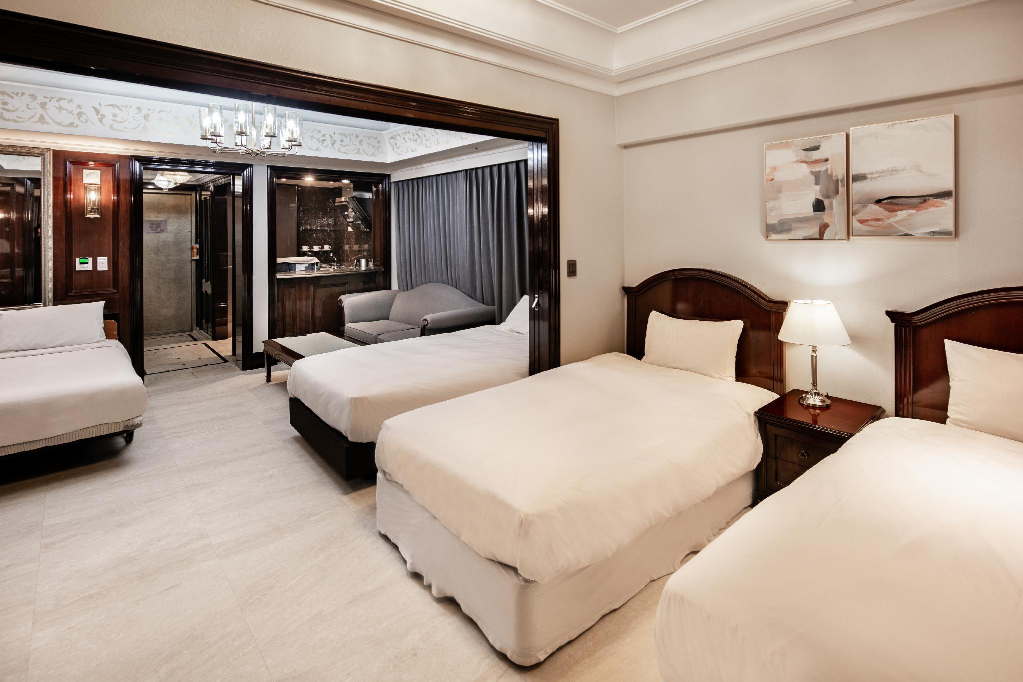 Quad Room