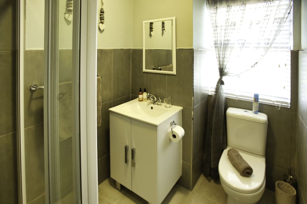 4 Bella Casa Self Catering 46/50
