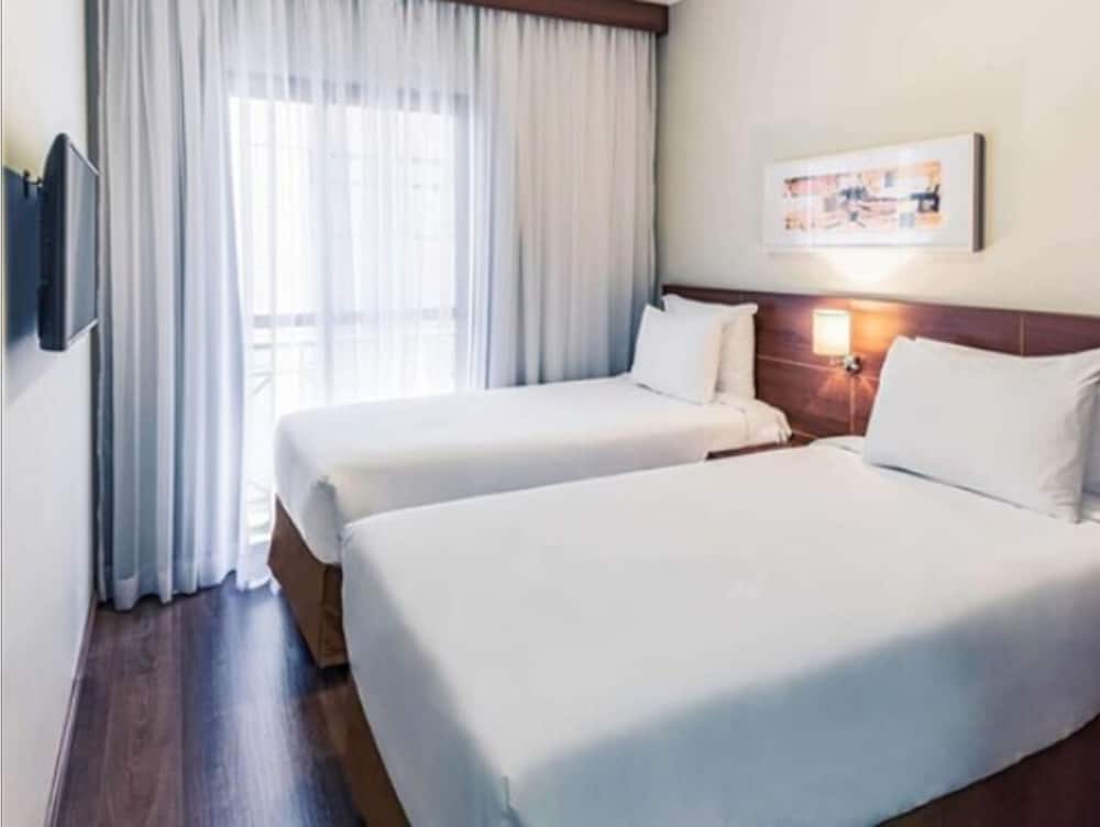 Superior, Twin Beds