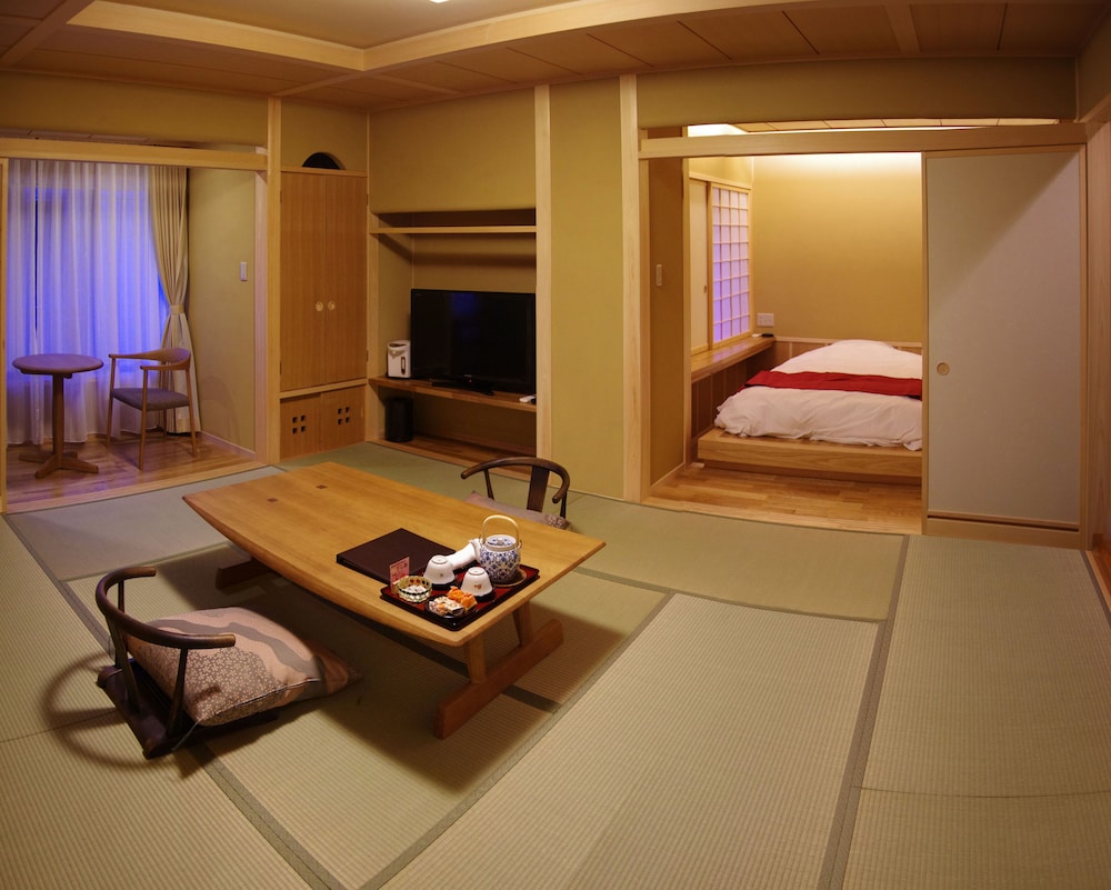 Gero Onsen Yukyunohana 33/50