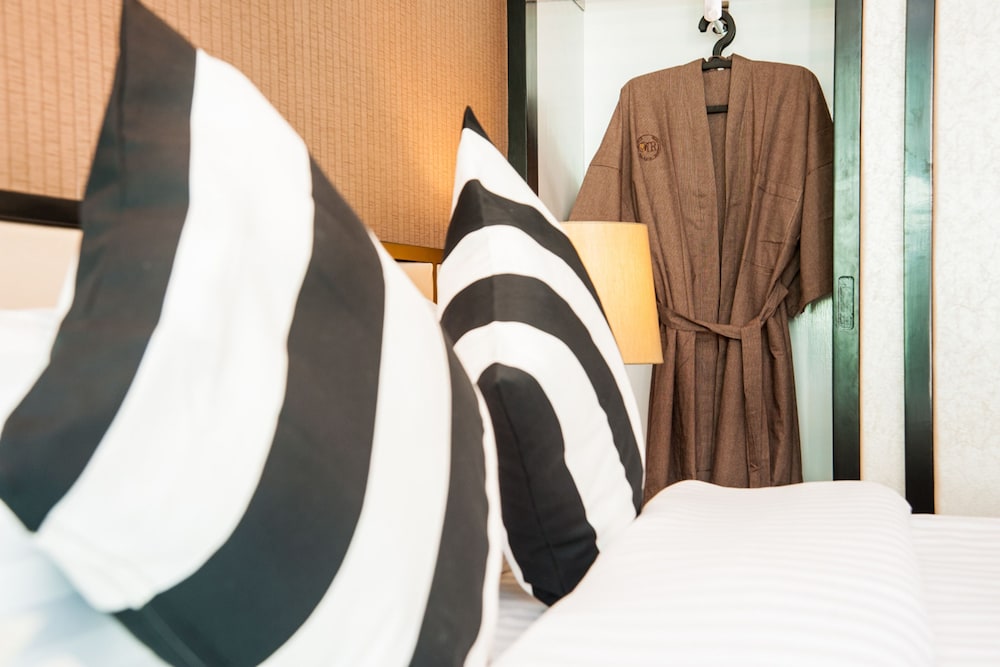 The Title KR Beach Condotel Rawai Phuket 17/37