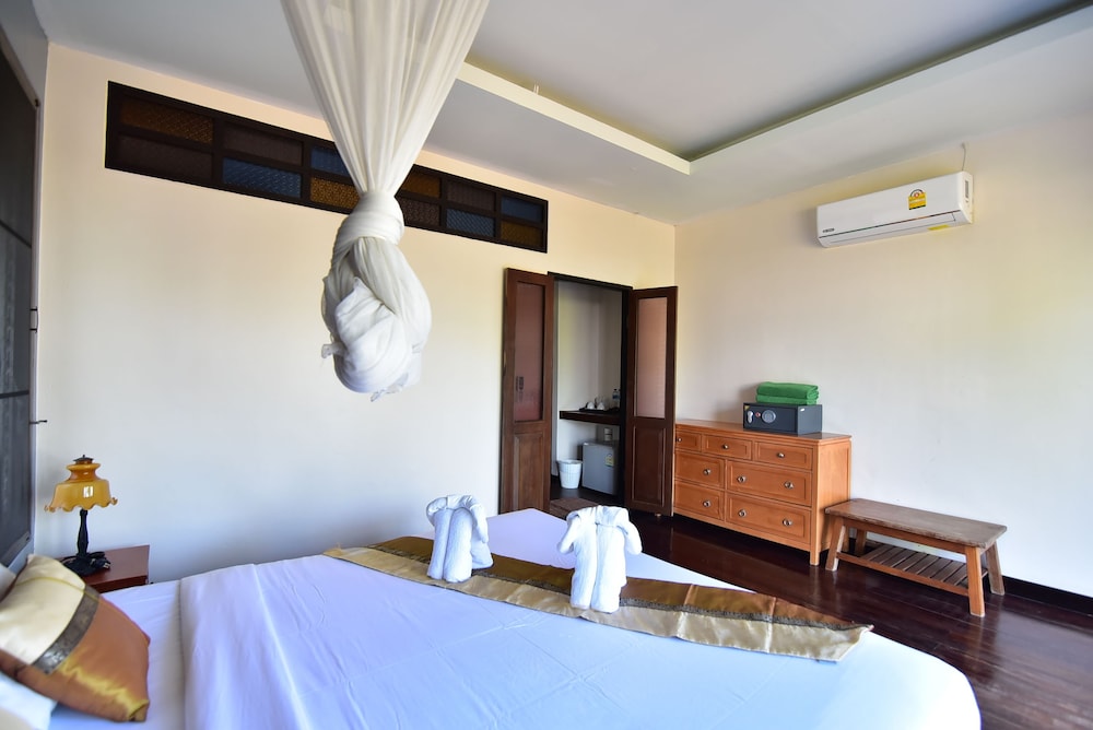 Koh Ngai Thanya Beach Resort 27/65