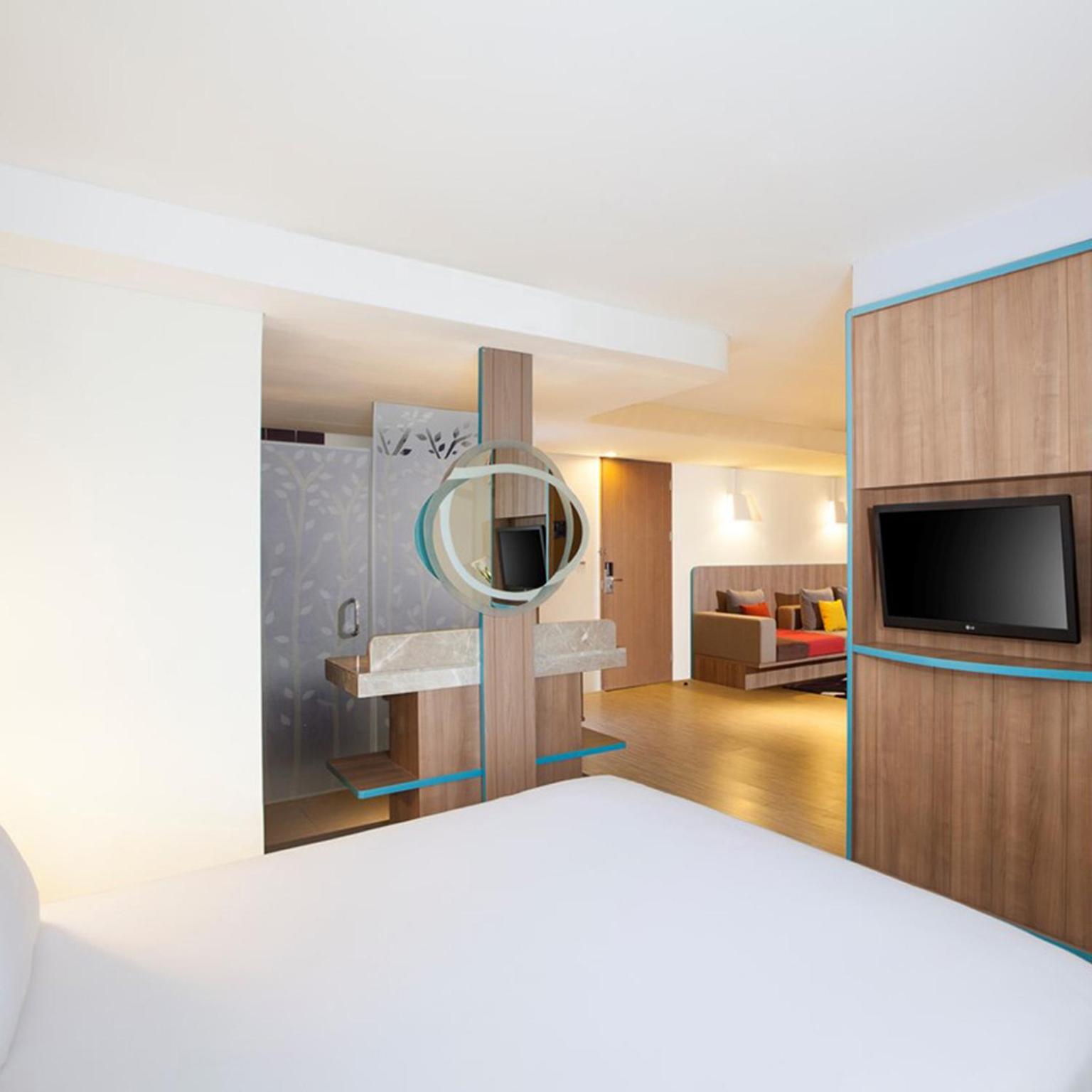 Livio, Suite, King Bed, Sofa