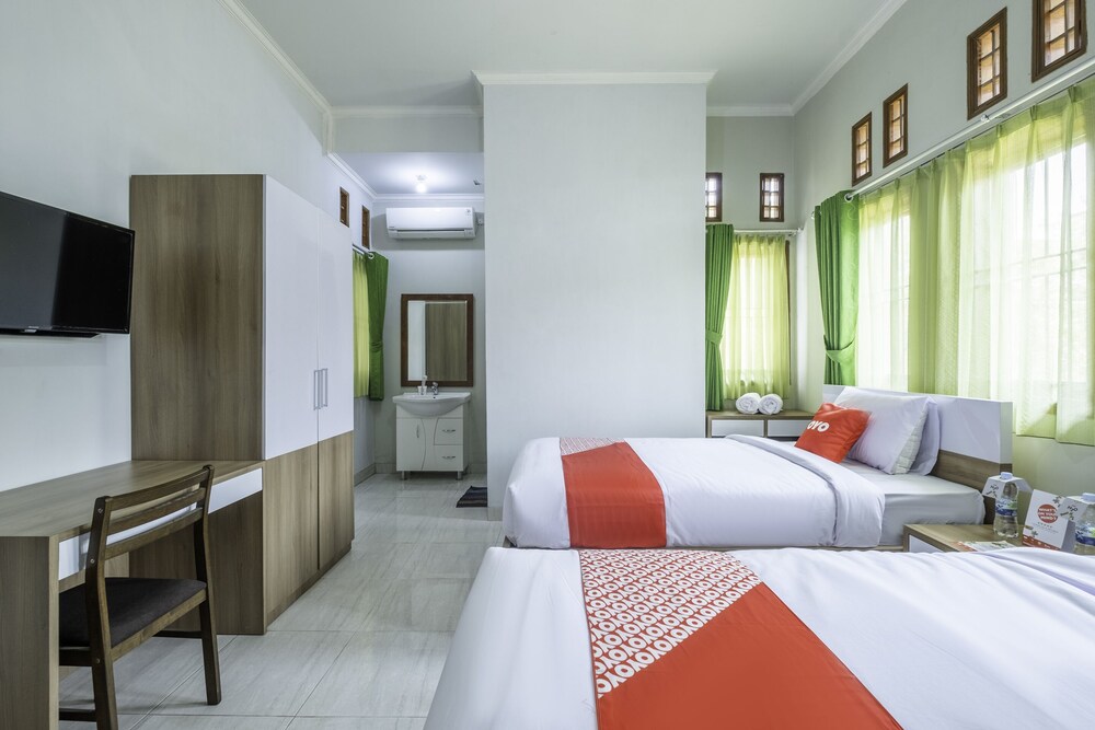 OYO 2072 Wisma Teratai 18/29