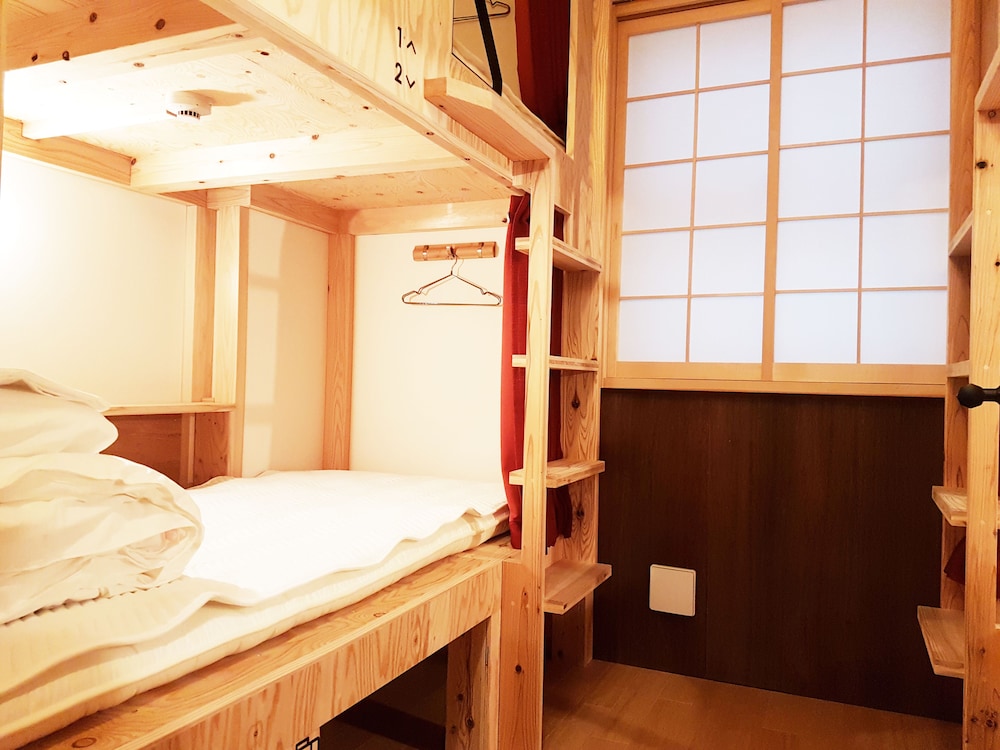 Poly Hostel 2 Namba 37/38