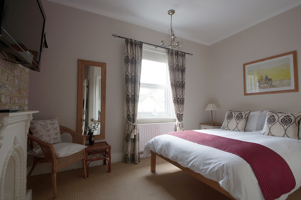 Gyves Guest House 6/17