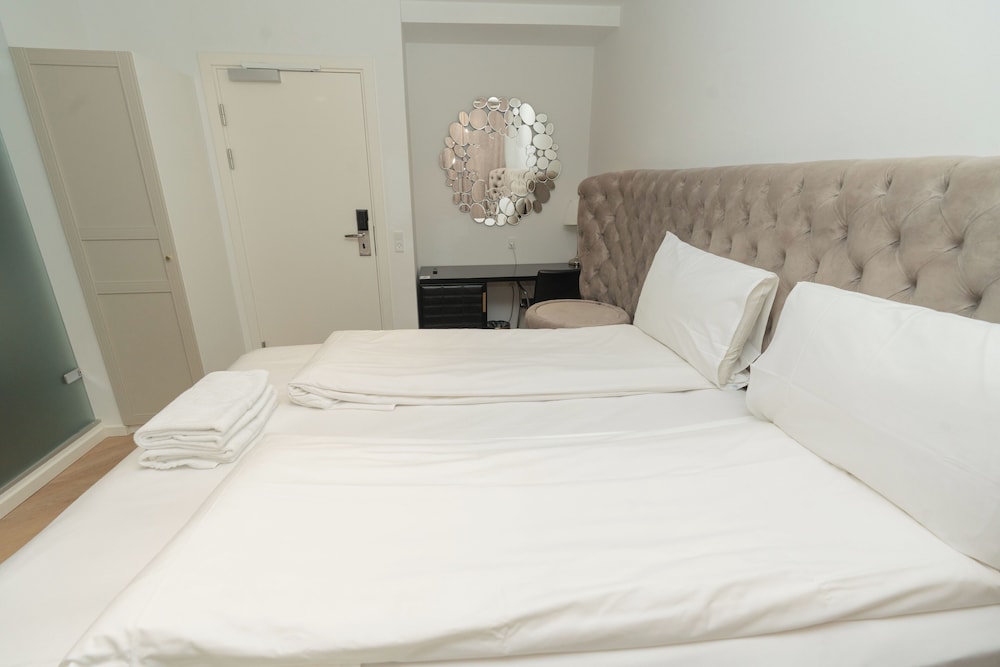 Hotel Viktoria 12/51