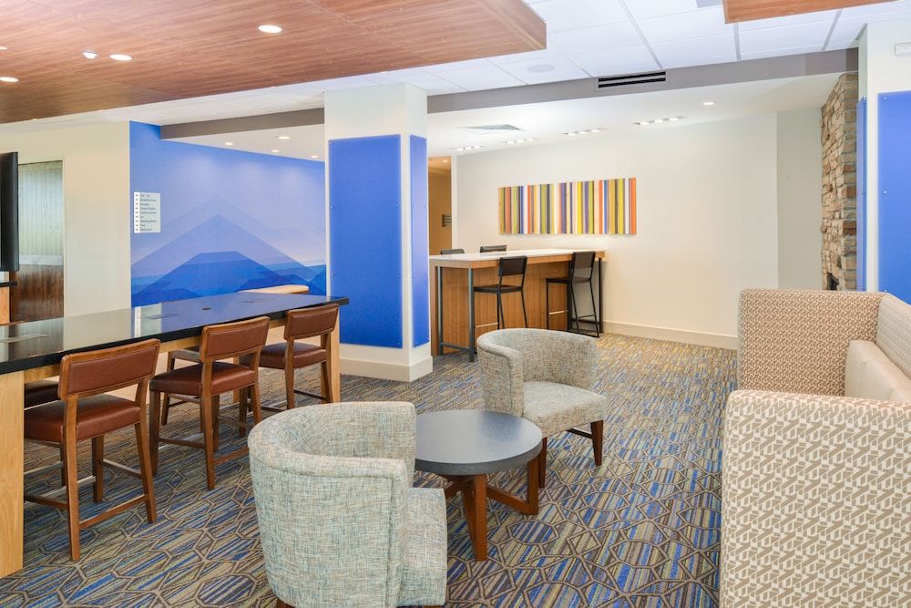 Holiday Inn Express Suites Chadron 39/76