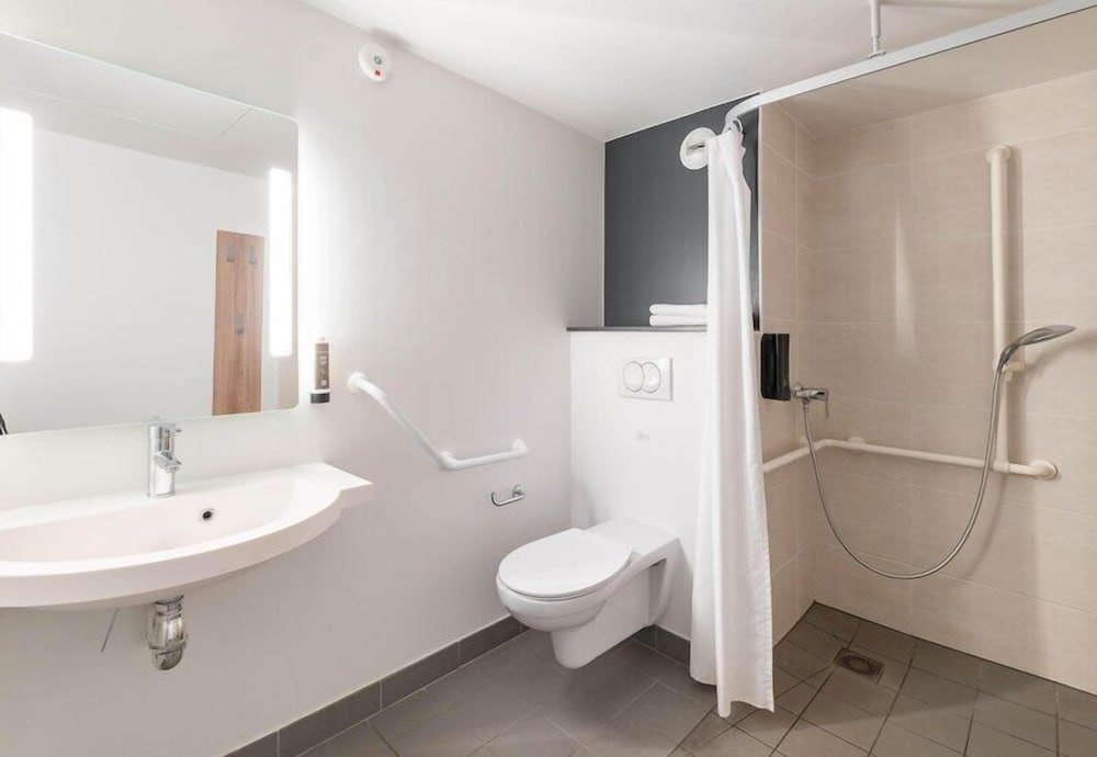 B&B HOTEL Lyon Centre Perrache 60/62