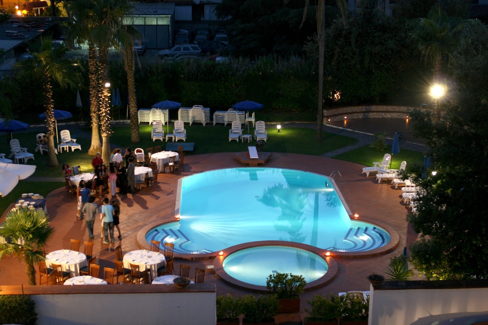 Barbarella Hotel 40/50