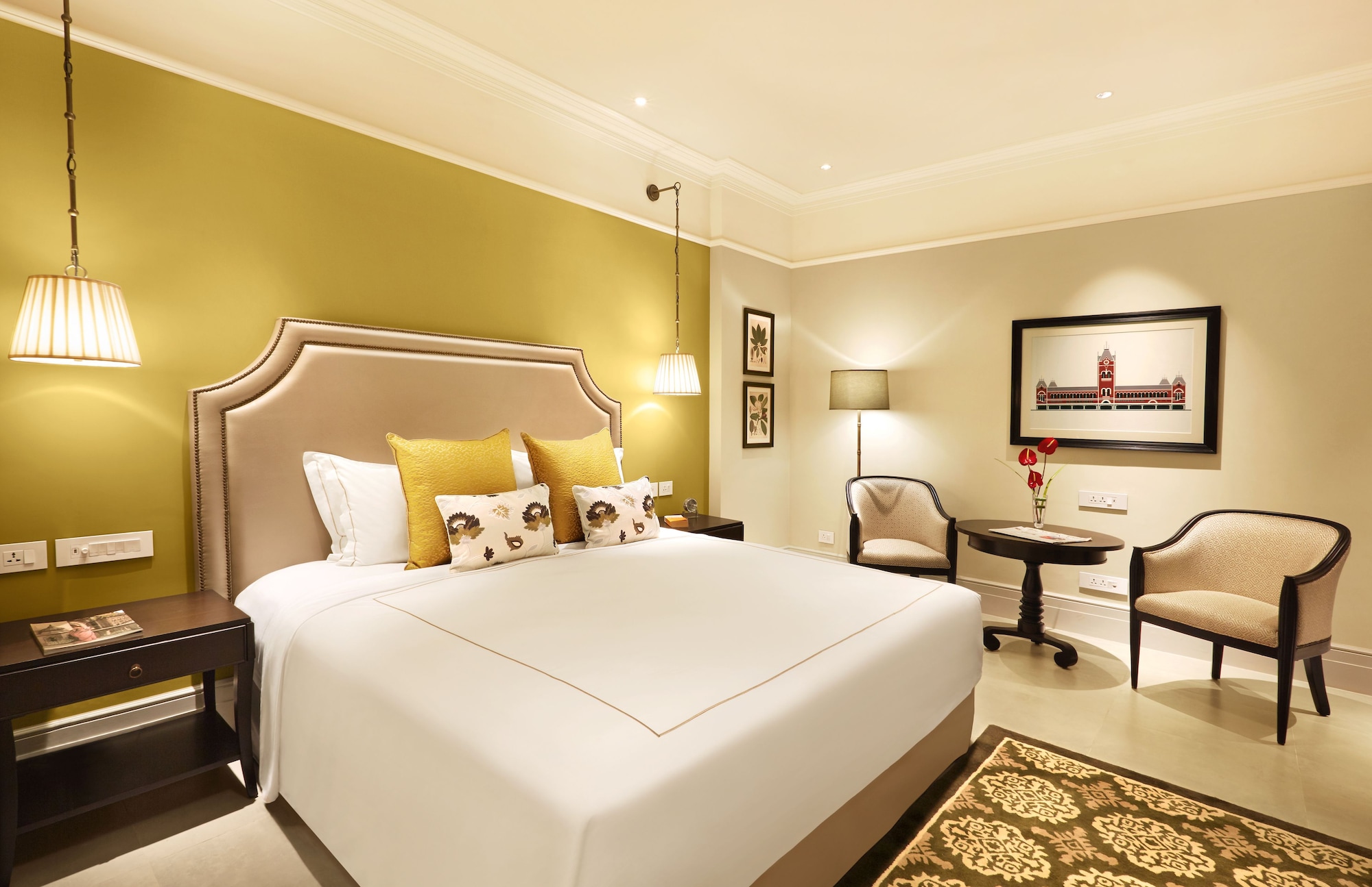 Colonial, Suite, King Bed