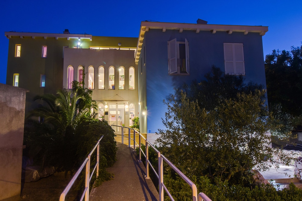 HOTEL MANORA 6/76