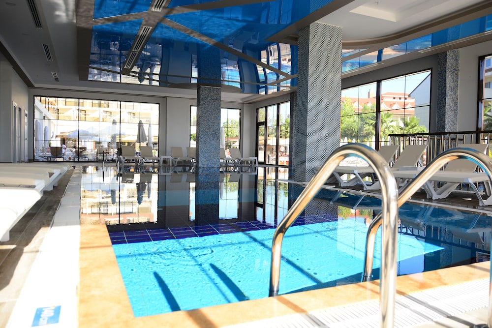 Glamour Resort Spa 42/70