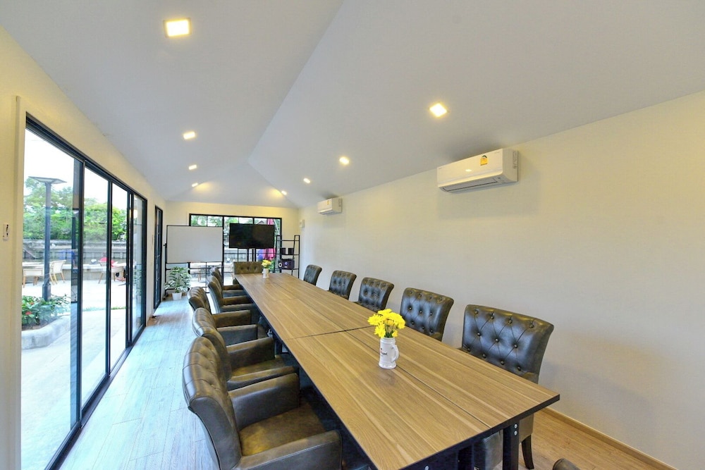 NORN Rimklong Bangkok Hotel 39/50