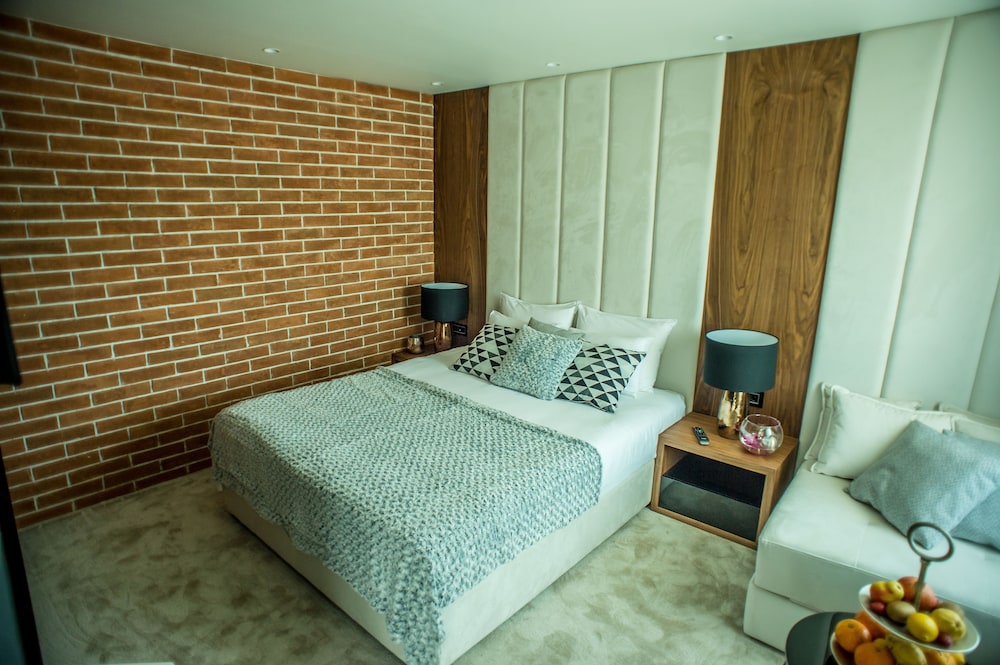 Hotel Hedonic 20/50