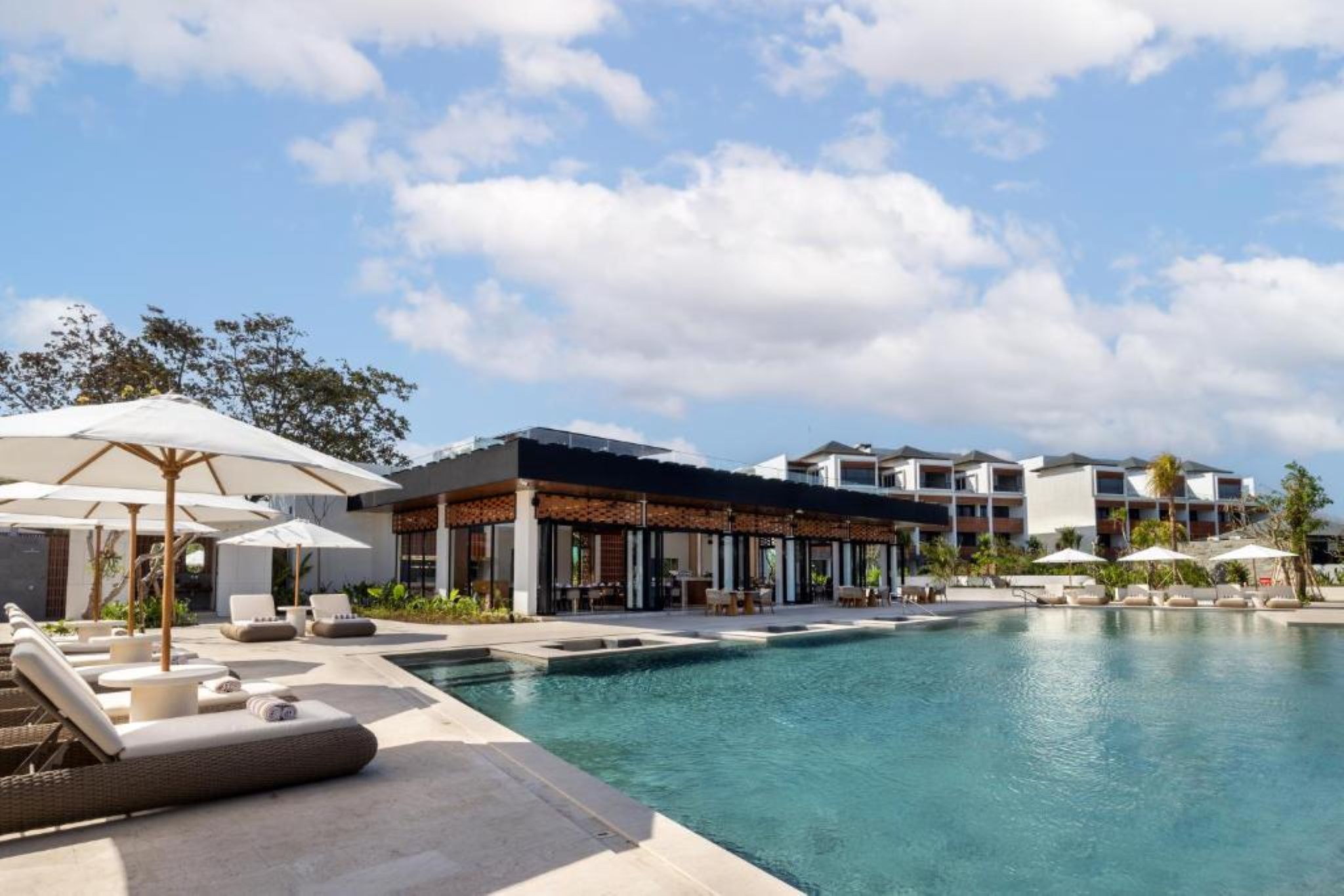 Sumitra Luxury Villas & Resort by Pramana 26/27