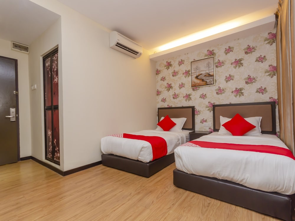 OYO 1214 Oro Hotel 8/19
