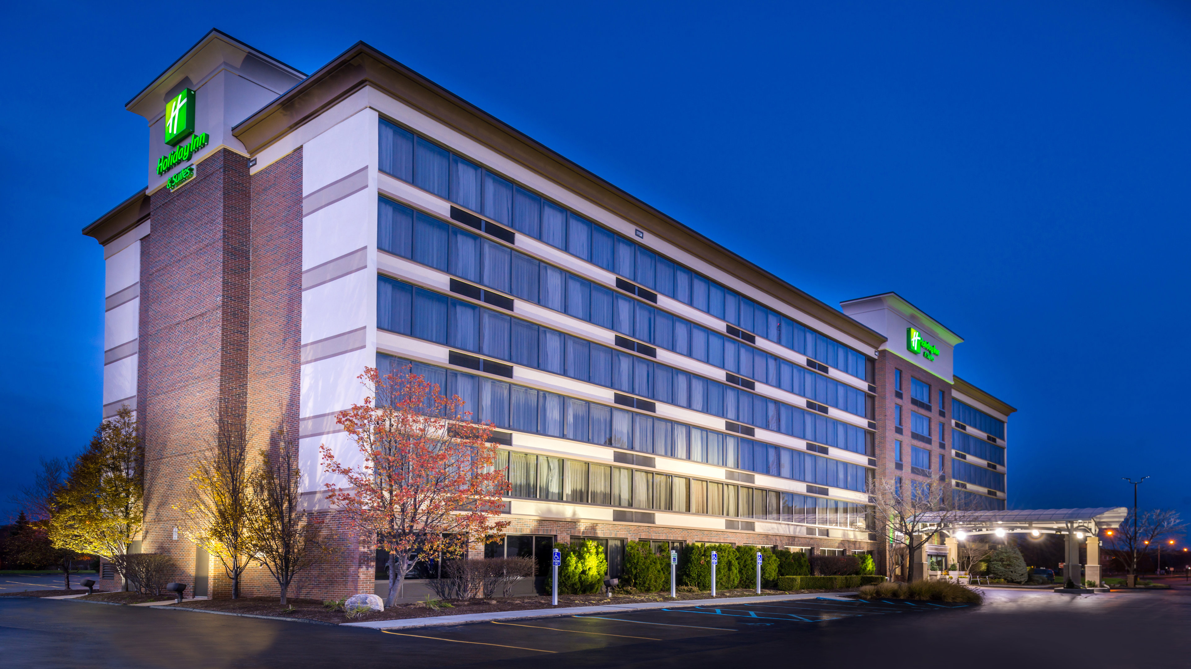 Holiday Inn Hotel Suites Warren 5/53